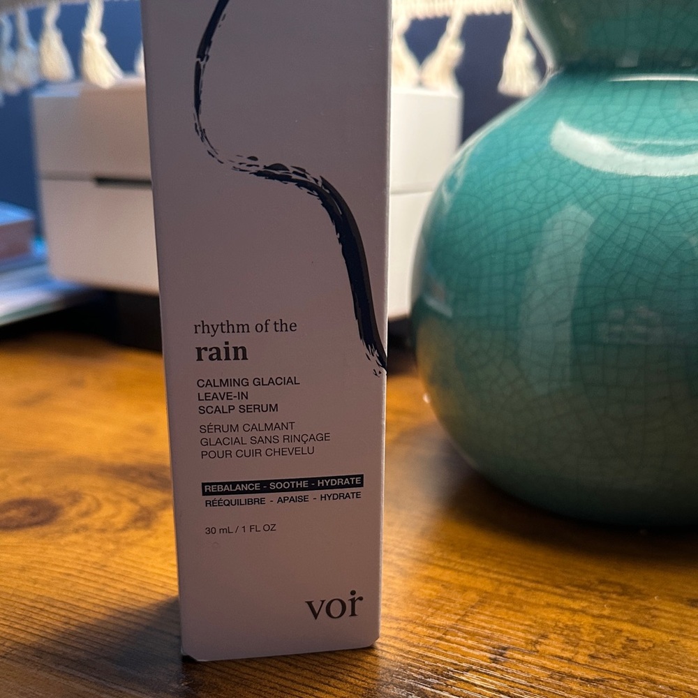 Rhythm of the Rain Calming Glacial Leave-In Scalp Serum - White